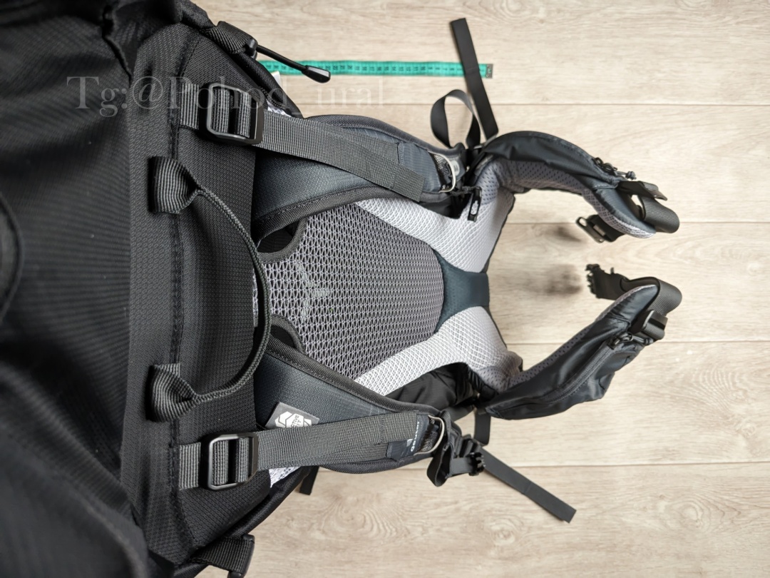 Изображение Deuter Futura Pro 38 SL Black-Graphite